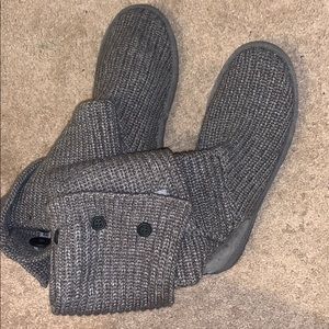Grey sweater UGGs